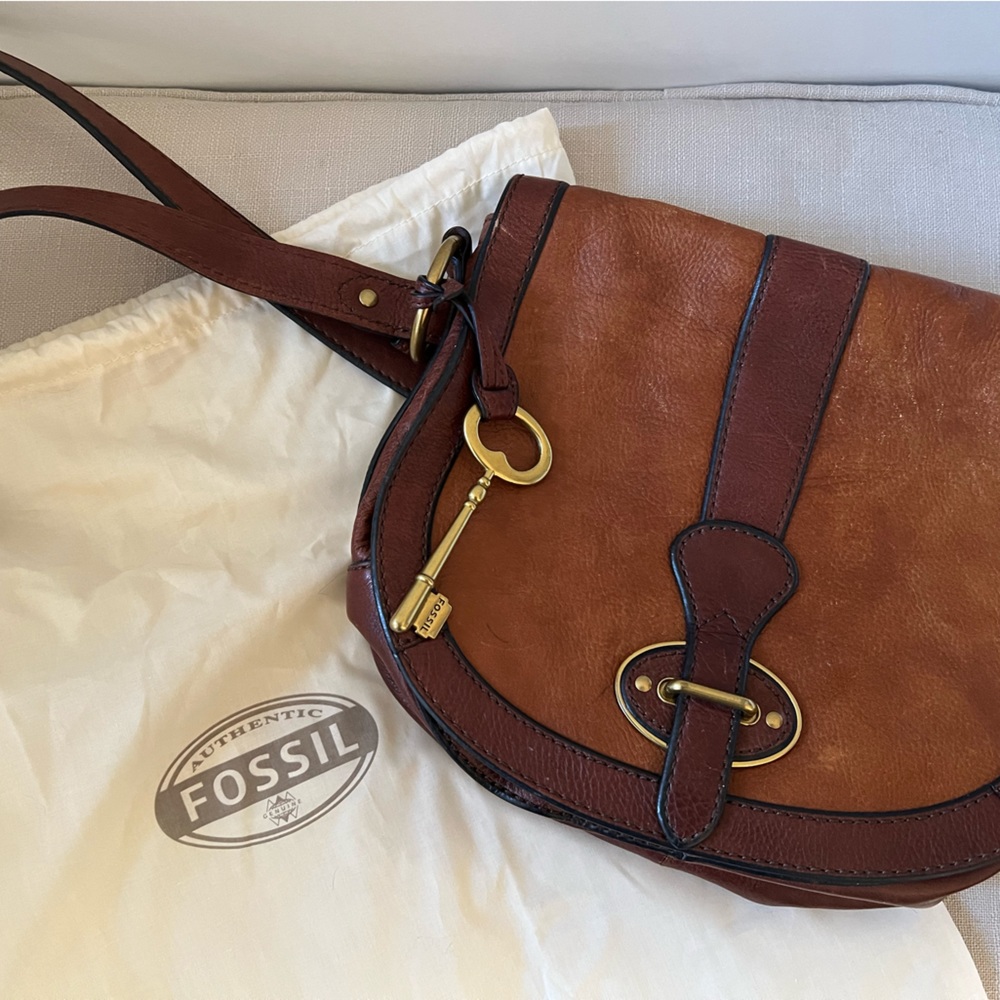 Fossil cross body